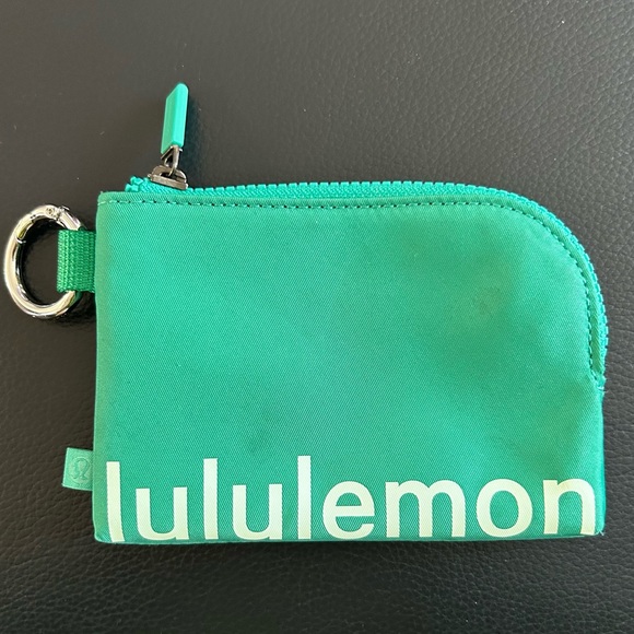 lululemon athletica Bags Green Lululemon Clippable Card Pouch Poshmark